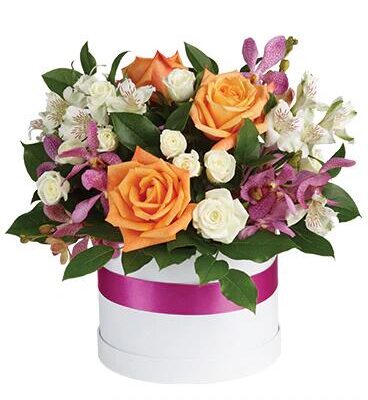 Summer Chic Floral Arrangement